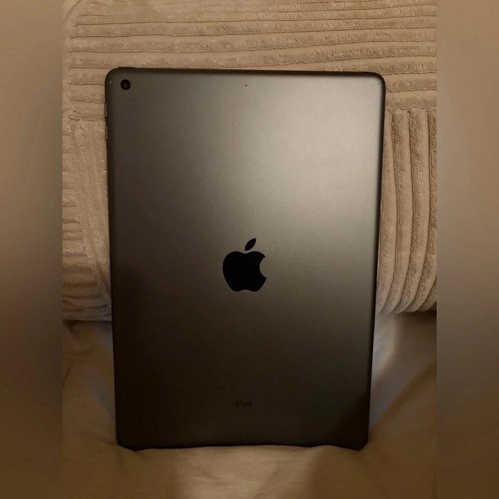 10.2-inch iPad Wi‑Fi 64GB - Space Gray
